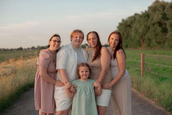 Familie bei einem Shooting im Freien